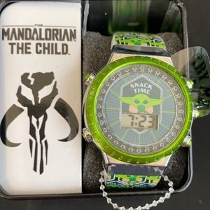 NWT Star Wars The Mandalorian Baby Yoda Watch